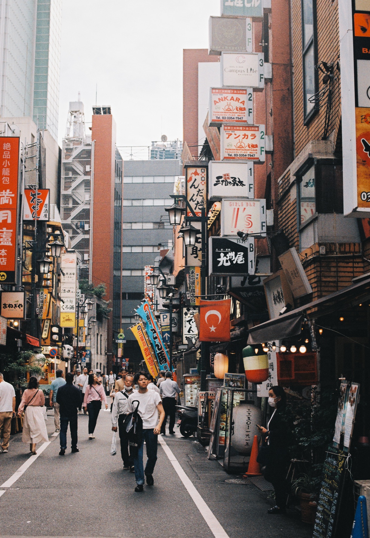 Roll 01 · Tokyo, frame 29