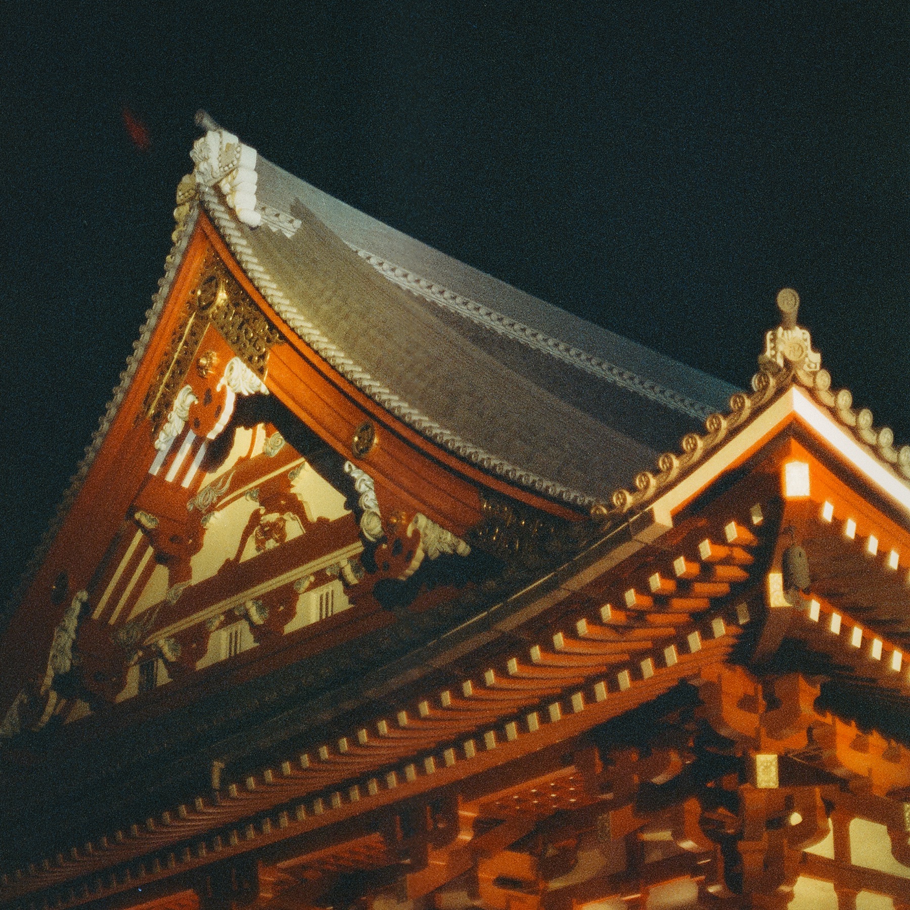 Roll 04 · Tokyo, frame 21