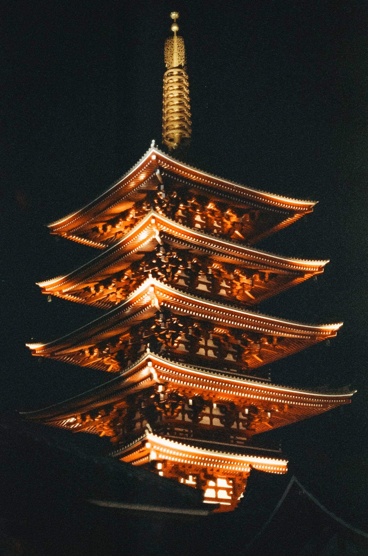 Roll 04 · Tokyo, frame 24