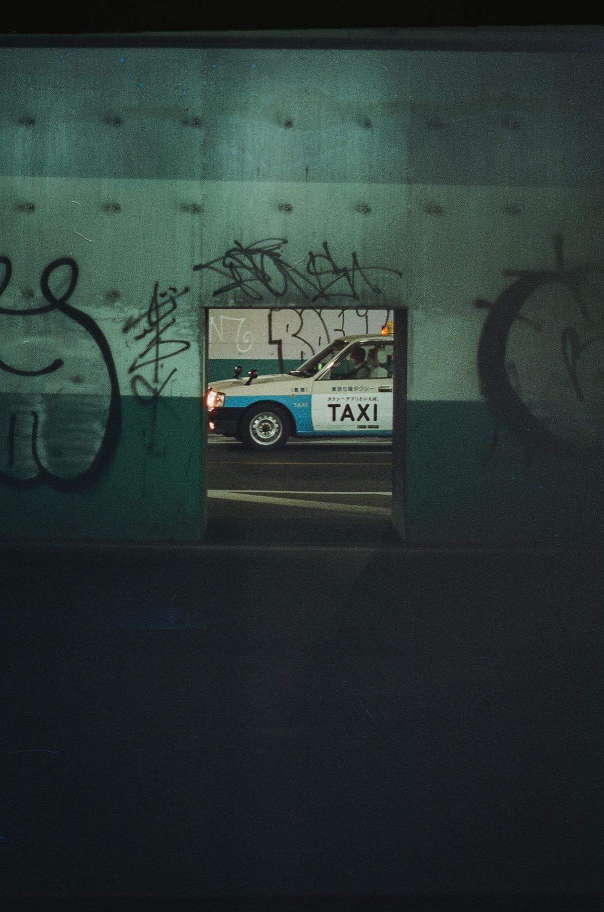 Roll 04 · Tokyo, frame 26
