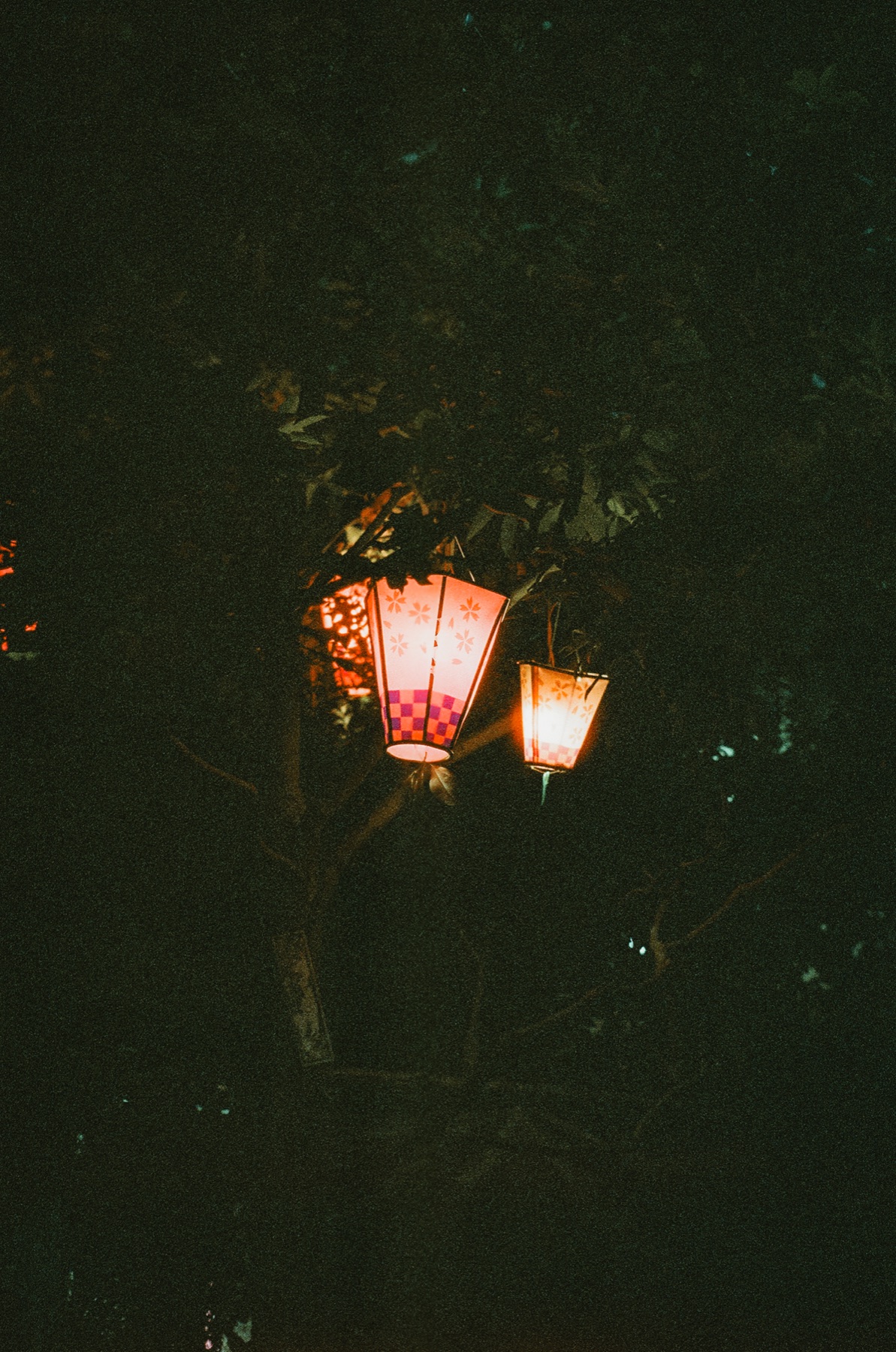 Roll 09 · Osaka Old Town, frame 11