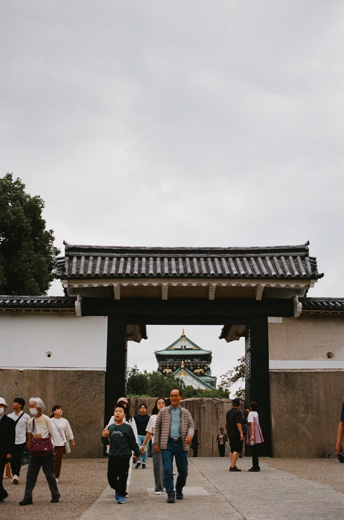 Roll 10 · Osaka Castle, frame 23